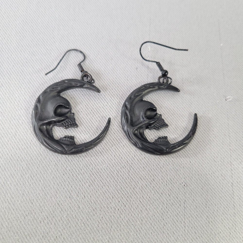 Gothic‎ Skull Crescent Moon Drop Earrings Matte Black Alternative Grunge Jewelry